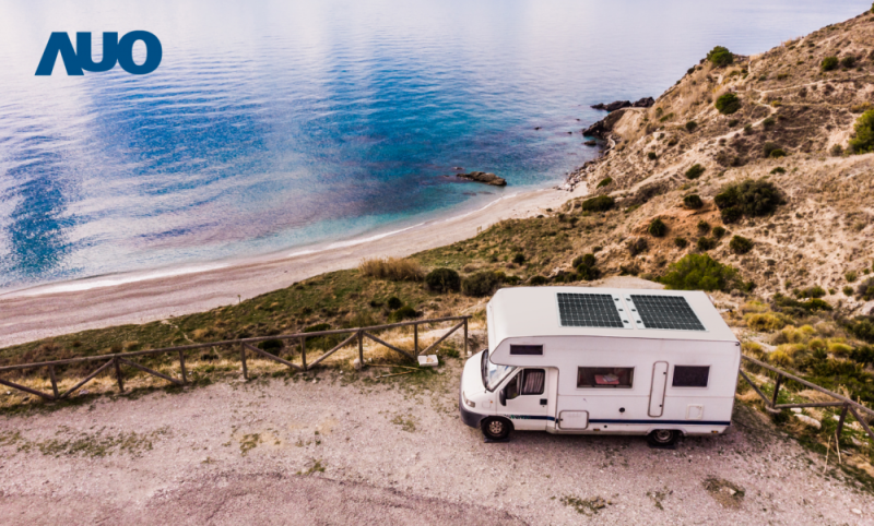 「可撓輕量化太陽光電板SunCurva」使用輕量特殊耐候型複合板取代傳統太陽能板的玻璃前板，不僅降低70%重量，每米平方僅3Kg；具有抗衝擊性能及通過電磁相容性測試，可應用於交通運輸工具，如露營車、遊艇等